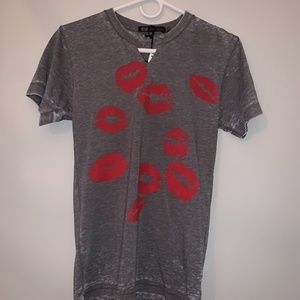 Gray t-shirt with Red Lips